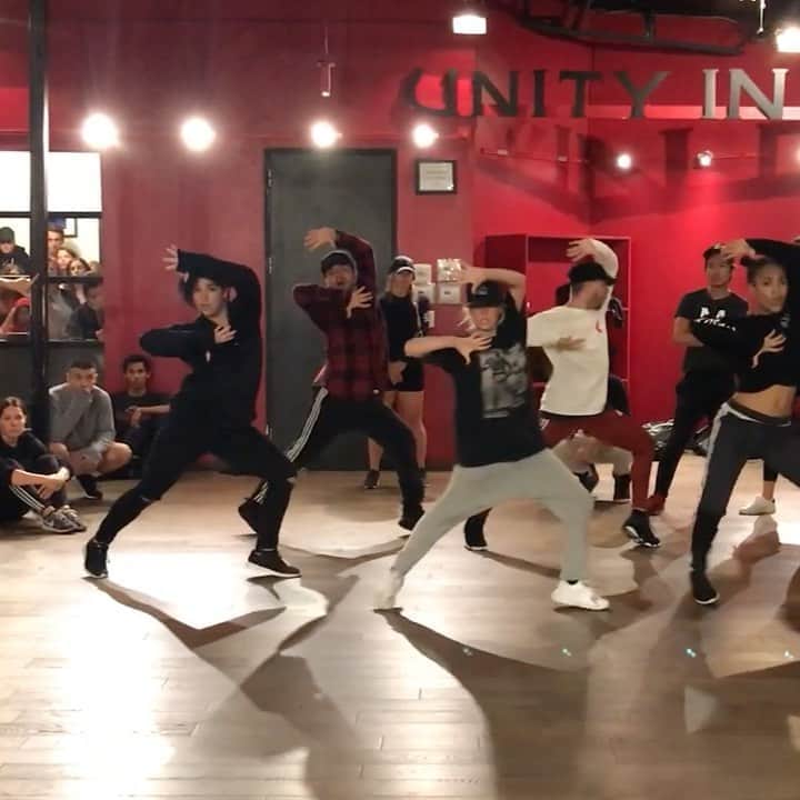 Nika Kljunのインスタグラム：「SHEEESH, we were feeling some type of way in this class! 😎🔥 @mdcdance #allofthis #yup #oldfiles  . Choreo: @nikakljun @zackreece Song: @missymisdemeanorelliott #supadupafly #therain Dancers: @baltamonkiki @alex_francoeur @djkaraba @iamjuanzapata @nikakljun . TAKE ME BAAACK!! 😤😭💥💦 #millenniumdancecomplex #lovetodance #feelingthevibes #missyelliott #danceclasses #hiphopclassic #hiphopchoreo #nikakljunchoreography #zackreece #goodmusic🎶」