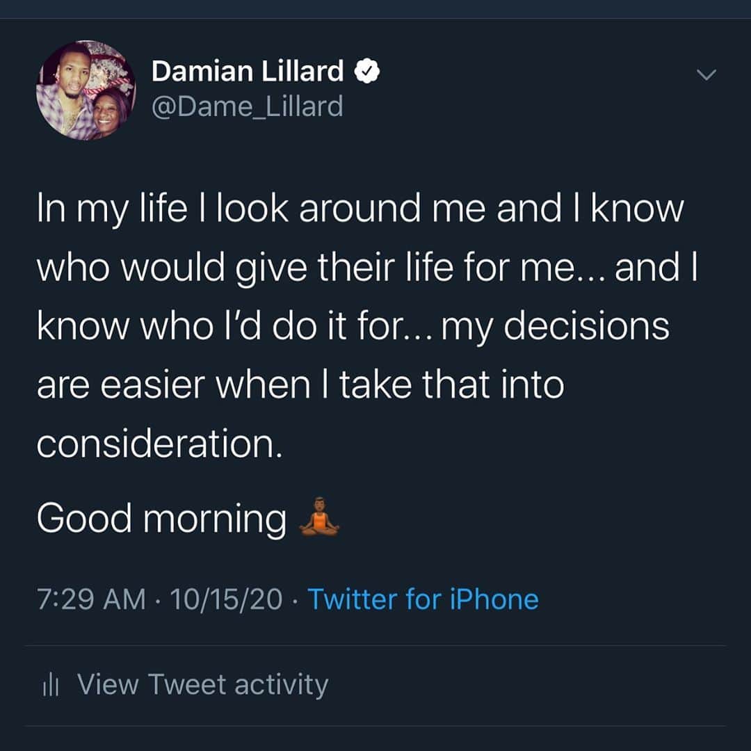 デイミアン・リラードのインスタグラム：「Good morning 🧘🏾‍♂️」