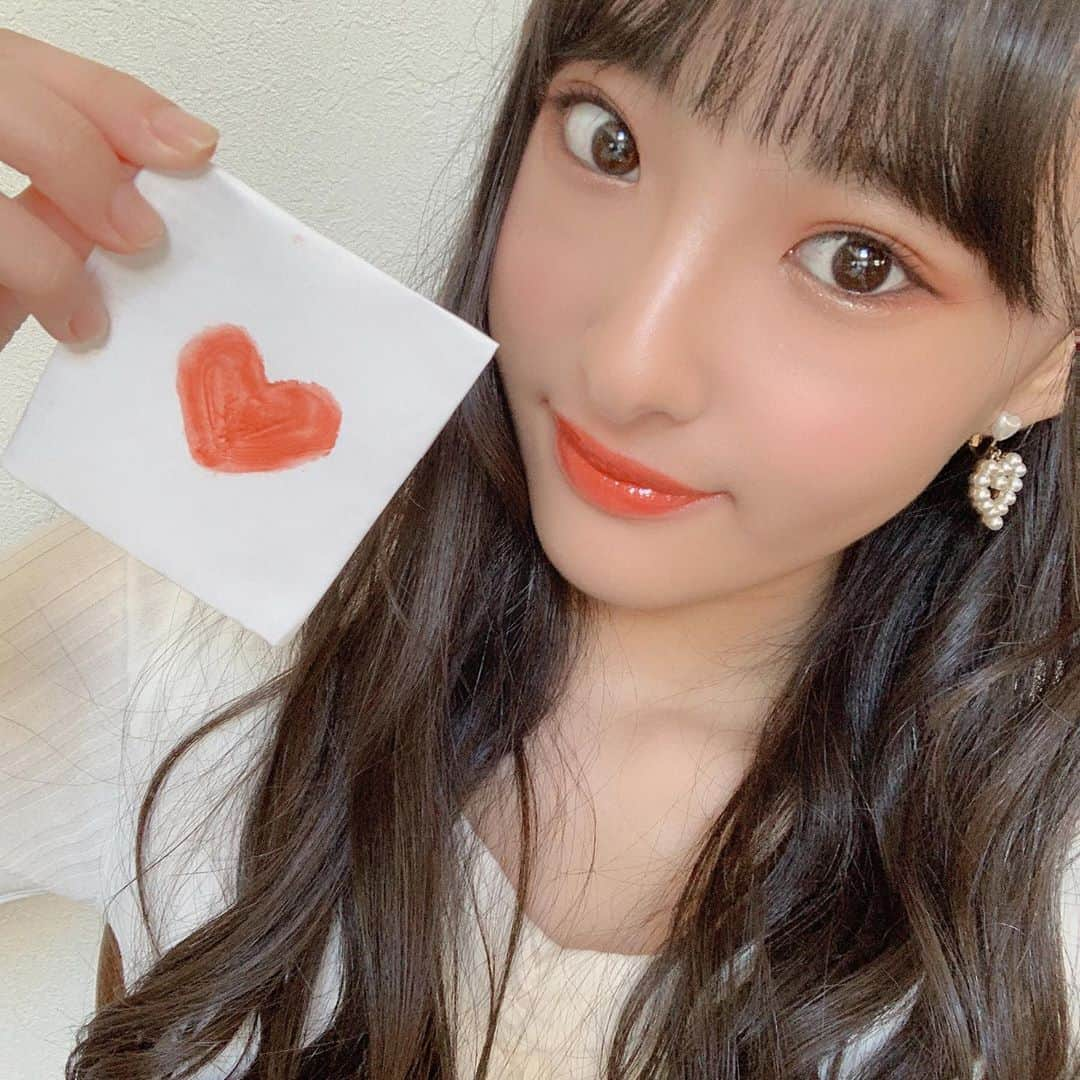 岡本怜奈さんのインスタグラム写真 - (岡本怜奈Instagram)「♡﻿ アカリンさんプロデュース✨﻿ B IDOL(@bidol_official)  2020AW新色アイテム💄﻿ ﻿ ﻿ アカリンさんからプレゼントして頂きました😭🙏❤️﻿ ありがとうございます🙇‍♀️💓﻿ ﻿ ﻿ ❥THEアイパレ05 予感のアプリコット﻿ ﻿ オレンジで秋色に🍁﻿ 発色がすごく良くて、ラメがキラキラしていて、﻿ 大人っぽい感じになれた気が！🤩﻿ ﻿ ❥つやぷるリップ103 引きよせAPRICOT﻿ ﻿ くすみオレンジで大人の雰囲気に🧡﻿ ﻿ 皆さんもぜひ、チェックして見てね～👀❣️﻿ ♡﻿ ♡﻿ #吉田朱里 さん #ビーアイドル #アカリップ ﻿ #限定リップ #秋リップ #リップ #アイシャドウ﻿ #アイシャドウパレット #アイパレ #秋コスメ﻿ #メイク #コスメ #岡本怜奈 #れなたん #nmb48 ﻿ #happy #Instagood」10月15日 23時31分 - renatan1222