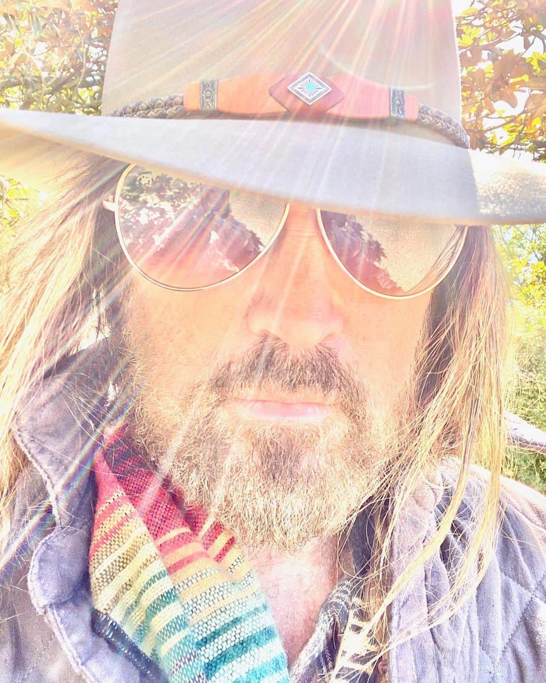 ビリー・レイ・サイラスのインスタグラム：「Giving thanks this morning to Almighty God and you the fans. #BBMAs #TopHot100Song #TopRapSong #TopStreamingSong #TopSellingSong @bbmas @lilnasx. Time to turn the page. #Mojave 11.6.20」