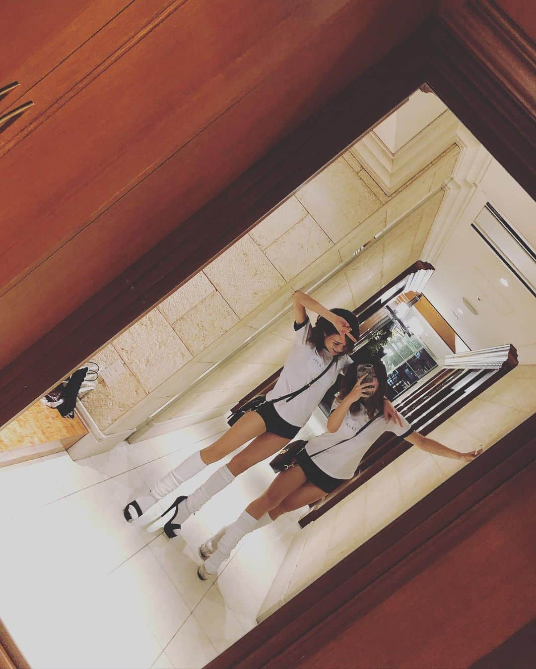 藤堂永蓮のインスタグラム：「去年のハロウィン🎃 さすがはづちん。 やってんなぁ(。・_・。)ノ  #北海道#すすきの#バルセロナ#キャバ嬢#ピアジェ#ピーアンドジェー#ニュークラブ#barcelona #新宿 #歌舞伎町 #六本木 #錦 #中洲 #北新地 #ミナミ #instagram#instagood #love #happy#fun#like4like #l4l #札幌」