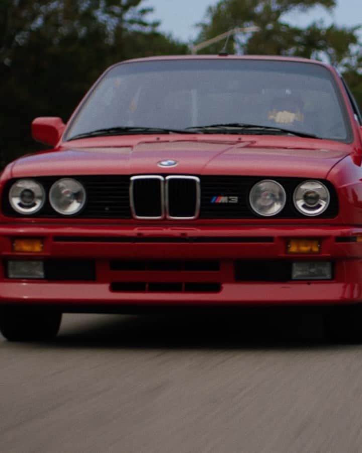 BMWのインスタグラム：「Collector, Designer, BMW enthusiast. Meet Ronnie Fieg of KITH and his first-generation BMW M3. Stay tuned for even more about a special collaboration - @BMWM x @KITH, @ronniefieg. #BMW #BMWM #M3 #KITH #bmwclassic」