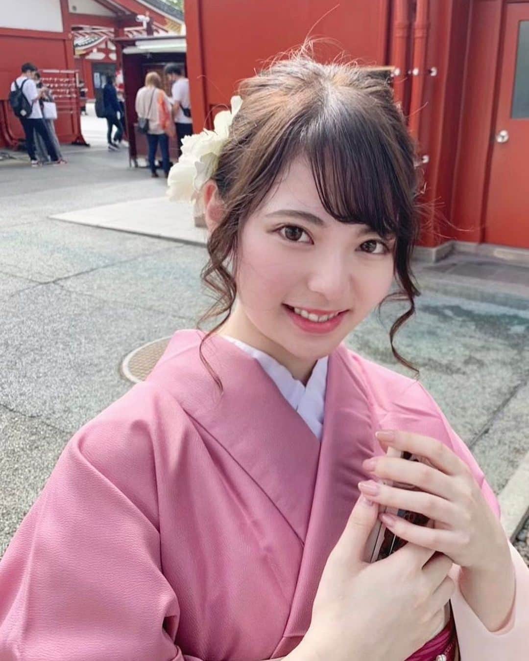 林桃絢美のインスタグラム：「・ こんばんは✨  日付変わっていよいよ今日が当日投票除き最終投票日です🌟  ここまでたくさんの方に応援していただけて頑張ってこれました。 みなさんからの言葉やお気持ち、 全てが宝物です🌷  明日の当日投票含め、 最後までお力添えしていただけたら嬉しいです💐 よろしくお願い致します！  #日本女子大学コンテスト #日本女子大学 #ミスコンテスト #ミスコレ #ミスキャン #着物 #浅草 #フォロバ100 #いいね返し」