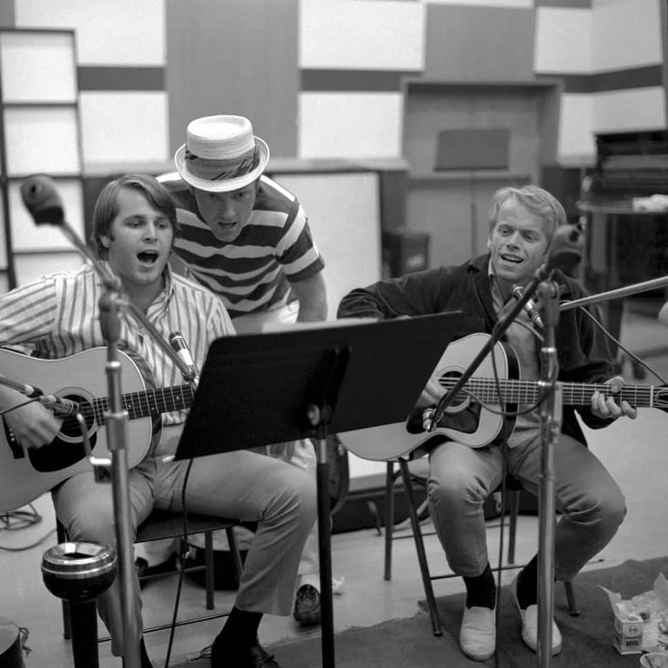 ブライアン・ウィルソンさんのインスタグラム写真 - (ブライアン・ウィルソンInstagram)「September 1965: Recording session for The Beach Boys’s Party! Album  #1965 #thebeachboys #party #recordingsession」10月16日 0時43分 - brianwilsonlive