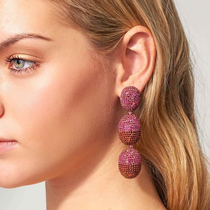 のインスタグラム：「The Lanah earring in Magenta and Ruby glittering crystals. #statementearring, #sachinandbabi, #sparkle」