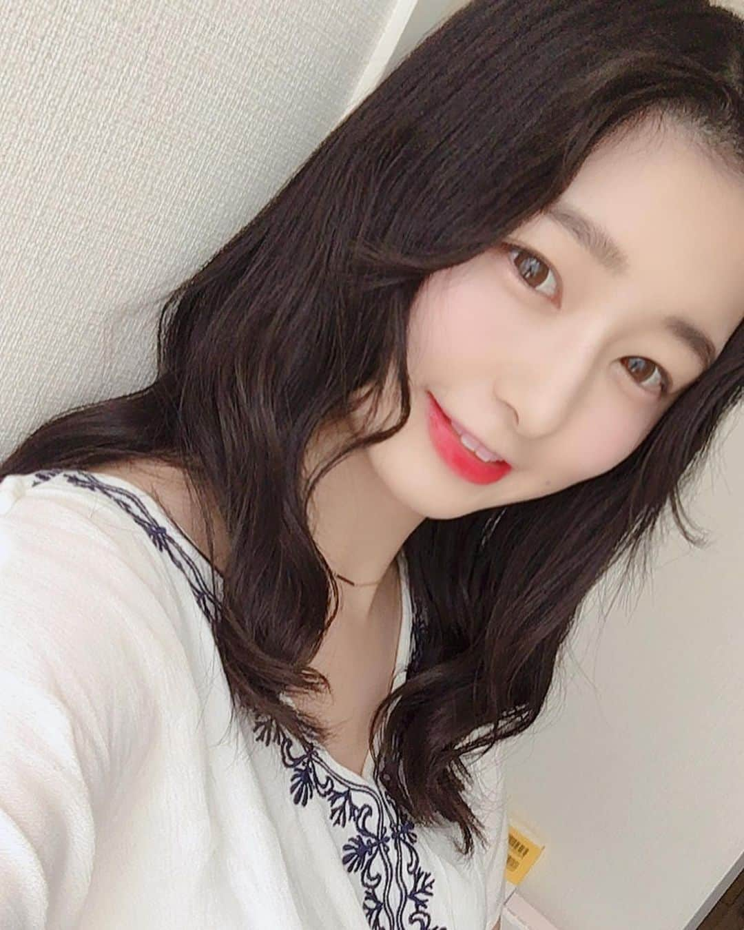 我妻ゆりかさんのインスタグラム写真 - (我妻ゆりかInstagram)「おデコだしてみるなどした、、 どうですか…！！🌺」10月16日 0時58分 - wagatsuma_yurika