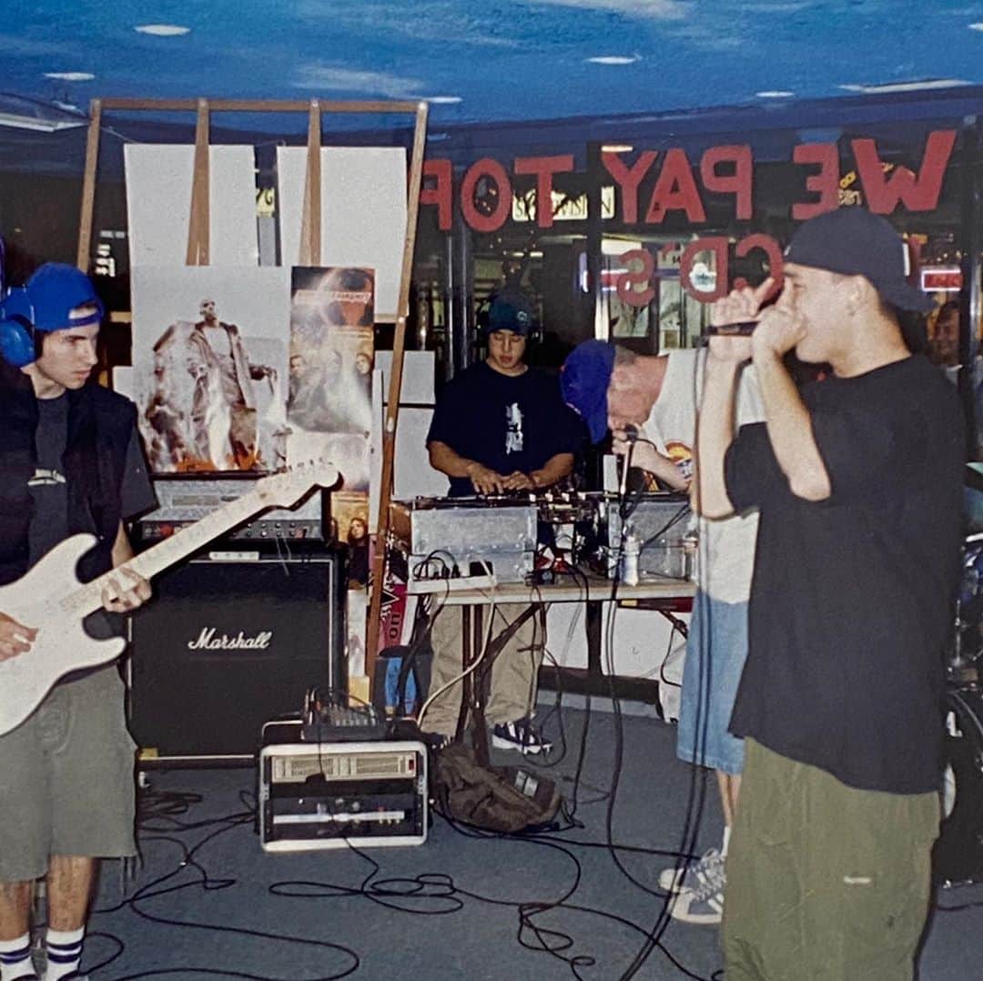 マイク・シノダのインスタグラム：「OK, one last throwback for the week. You asked for a Xero performance pic, here it is. That’s me and Mark W. on the right. We played an in-store at BackSide Records in Burbank for like 20 people.   All the rest of my Xero / #HybridTheory photos are in the #HT20 box set!  Make sure to keep streaming #HybridTheory20, “first week” numbers wrap up soon. ❤️」