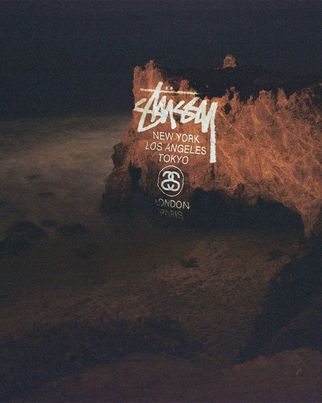Stüssyのインスタグラム：「new World Tour gear...available tomorrow in Chapter Stores and on stussy.com at 10am pst.」
