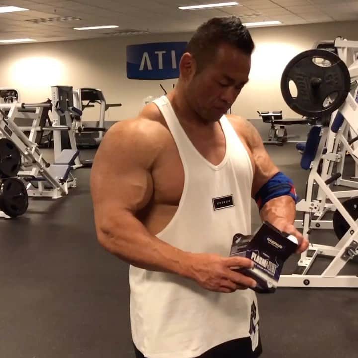 のインスタグラム：「Get that #plasmajet PUMP! Let’s GO! #teamgaspari  トレーニング直前にプラズマジェット4カプセルで皮膚がはち切れるようなパンプ間違いなし！Bodicafe.com から今すぐオーダー！  @evolgear @cronos_apparel @gaspari @cardilloweightbelts @bodicafe @richgaspari @alexbigstew」