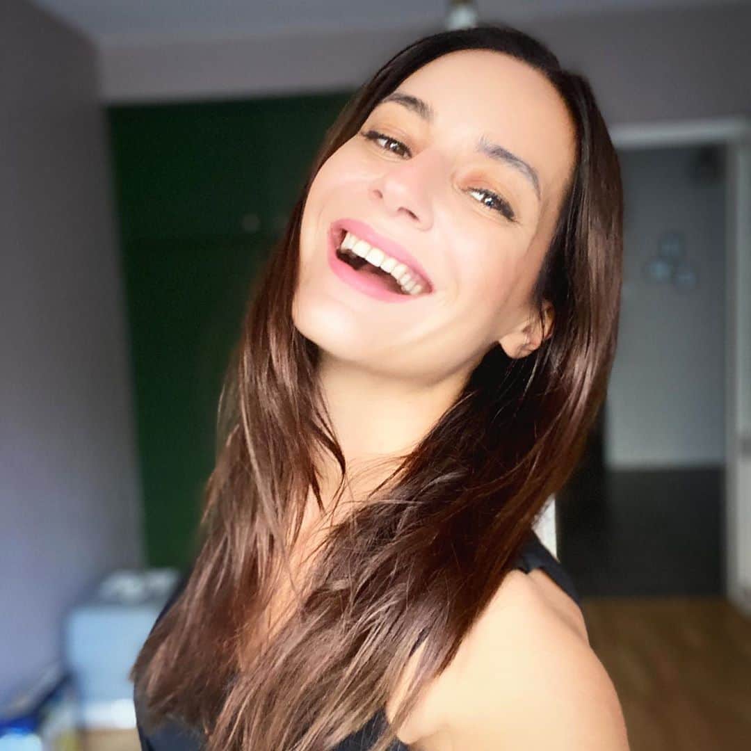 Sedef Avciのインスタグラム：「Ağız dolusu gülüşle dolu ömrünüz olsun😄 #tbt」