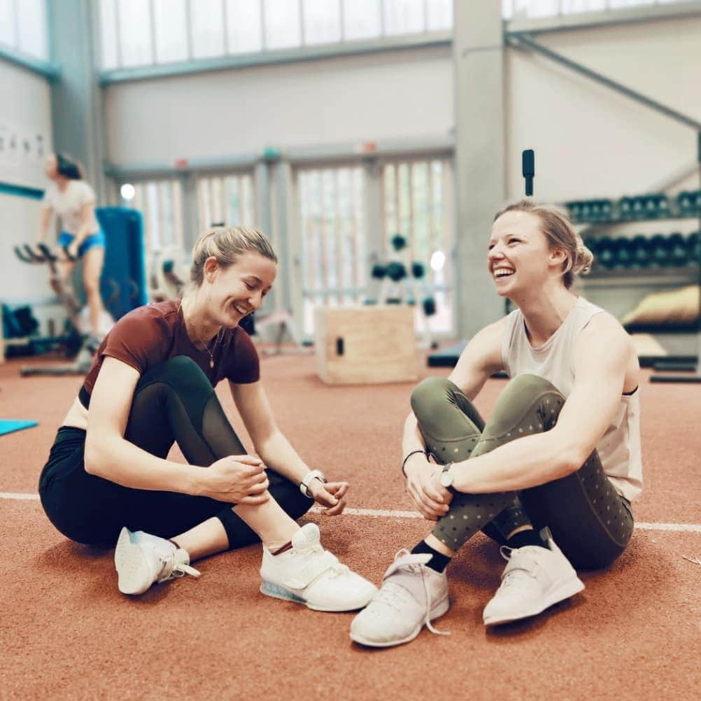 Paulien COUCKUYTさんのインスタグラム写真 - (Paulien COUCKUYTInstagram)「Crazy partners in crime ✌🏻 Started the preparations for season 2021 with a big smile!  ▪️✨New energy, new plan, same goal ! ✨▪️ #roadtothedreams #dreamteam #newseason」10月16日 2時06分 - pauliencouckuyt