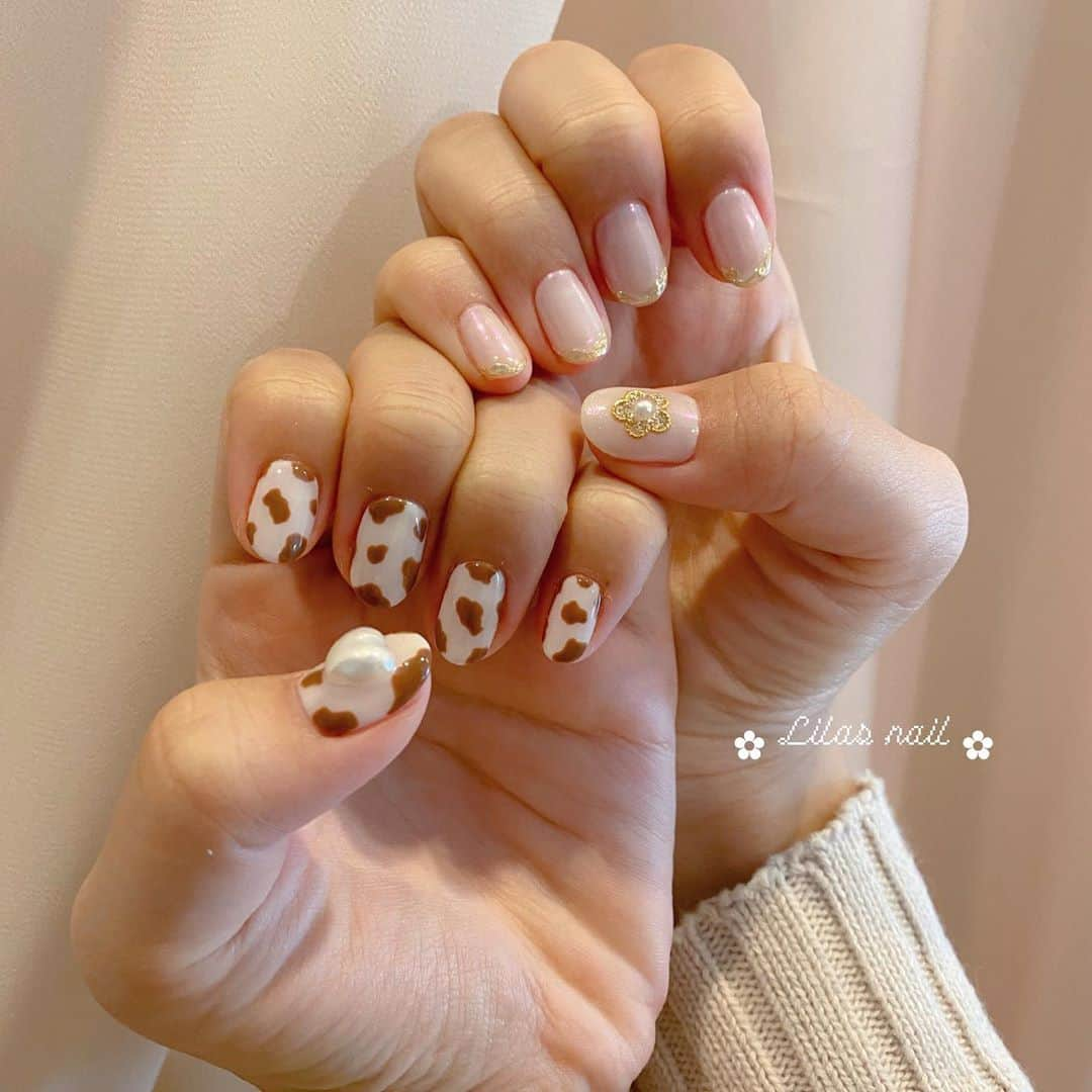 makoさんのインスタグラム写真 - (makoInstagram)「* 持込みデザインアレンジ♡ いつもありがとうございます🌿 #girlynail #ガーリーネイル #ミラーネイル #glitternail #젤네일 #젤네일아트 #젤네일전문 #フレンチガーリー  #ギンガムチェック #ギンガムチェックネイル #オーダーチップ #ブライダルネイル #ワイヤーネイル  #セルフネイル #스누피네일아트 #さくらんぼネイル #ちょうちょネイル #蝶々ネイル #ヴィンテージネイル #水滴ネイル #オーロラネイル #フレンチネイル」10月16日 12時59分 - mkxxxbaby