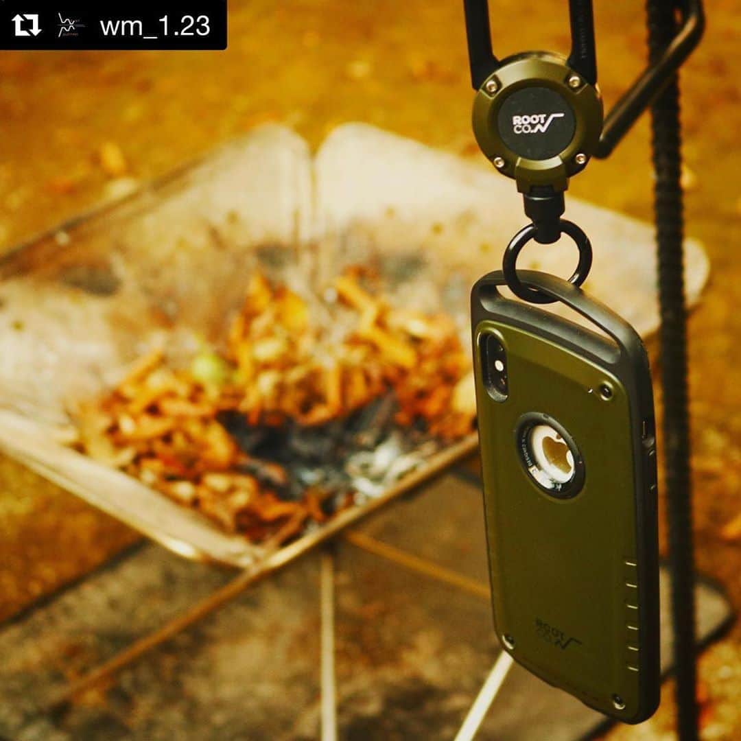 のインスタグラム：「. @wm_1.23 様、ご愛用ありがとうございます。  #root_co #shockresistcasepro #magreel360  Repost from @wm_1.23 . . . . #rootco #庭キャンプ #庭キャン #焚き火台 #落ち葉焚き」