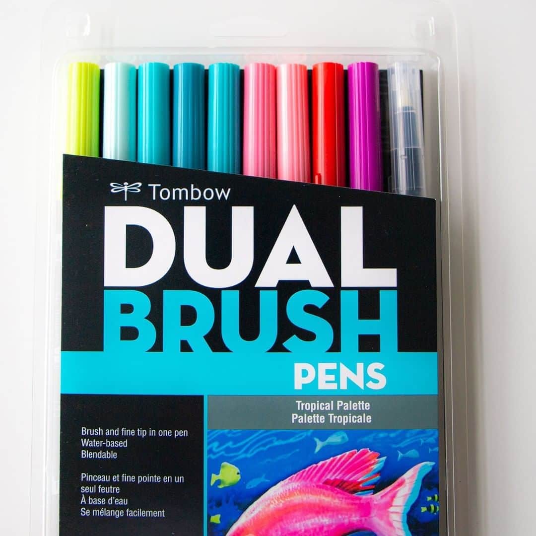 トンボ鉛筆さんのインスタグラム写真 - (トンボ鉛筆Instagram)「新発売！ ABT10色セット全５種類🎉 近頃レタリングやイラストで話題のブラッシュペン「ABT」に10色セットが登場しました。 テーマごとに9色のABT+カラーレスブレンダーが入った10本セットです。 今回発売されたのは 「プライマリー」 「ギャラクシー」 「パステル」 「ブライト」 「トロピカル」 の5種類で、アメリカで人気のセットを国内でも展開することになりました！各定価3300円(税込)です🌷 全108色からテーマにそってまとまりやすい＆使いやすい色がピックアップされているので、色選びに迷う場合は10色セットから始めるのもおすすめです。 それぞれの色はまた後日ご紹介します！気になる方はトンボの公式ホームページへ。 . . . #tombow #stationery #stationerylove #papercraft #バレットジャーナル #ジャーナリング #文具好き #文房具好き #ノート術 #カード #手帳術 #手帳の中身 #bulletjournalcommunity #bujoinspire #手帳ライフ #手帳好きさんと繋がりたい #bujojunkie #ABT #手描き #doodle #doodlesofinstagram #doodles #bujoideas #tombowfunart　#tombow　#dualbrushpen　#tombowdualbrushpen #tombowbrushpen #ABT10色セット」10月16日 12時00分 - tombowpencil