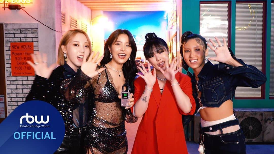 Mamamooさんのインスタグラム写真 - (MamamooInstagram)「. [#마마무] - 네이버 VLIVE 최초 공개✔ - 10th Mini Album [TRAVEL] - 🔸 SPOILER FILM 🔸 🔹 딩가딩가 (Dingga) 🔹 - ✌🏻https://www.vlive.tv/video/218235 - #MAMAMOO #TRAVEL #딩가딩가 #Dingga」10月16日 12時00分 - mamamoo_official