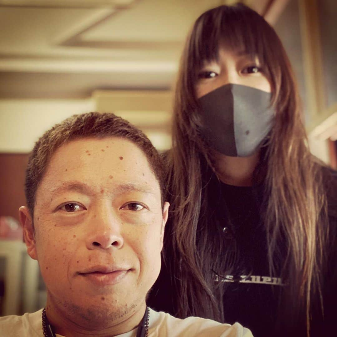 杉本知香さんのインスタグラム写真 - (杉本知香Instagram)「ネゴちゃんの描く絵が大好き😆😆😆 愛用してるTシャツ、めちゃくちゃ評判いい❣️  #中目黒美容室 #ネゴシックス#nego6 #バキバキモンスター」10月16日 12時15分 - sugimotoc