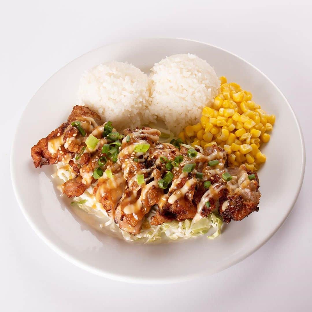 Zippy's Restaurantsのインスタグラム：「Garlic Miso Chicken at a nice, sit-down dinner with the family can make you temporarily forget about 2020. Join us at one of our 13 dine-in restaurants tonight!」