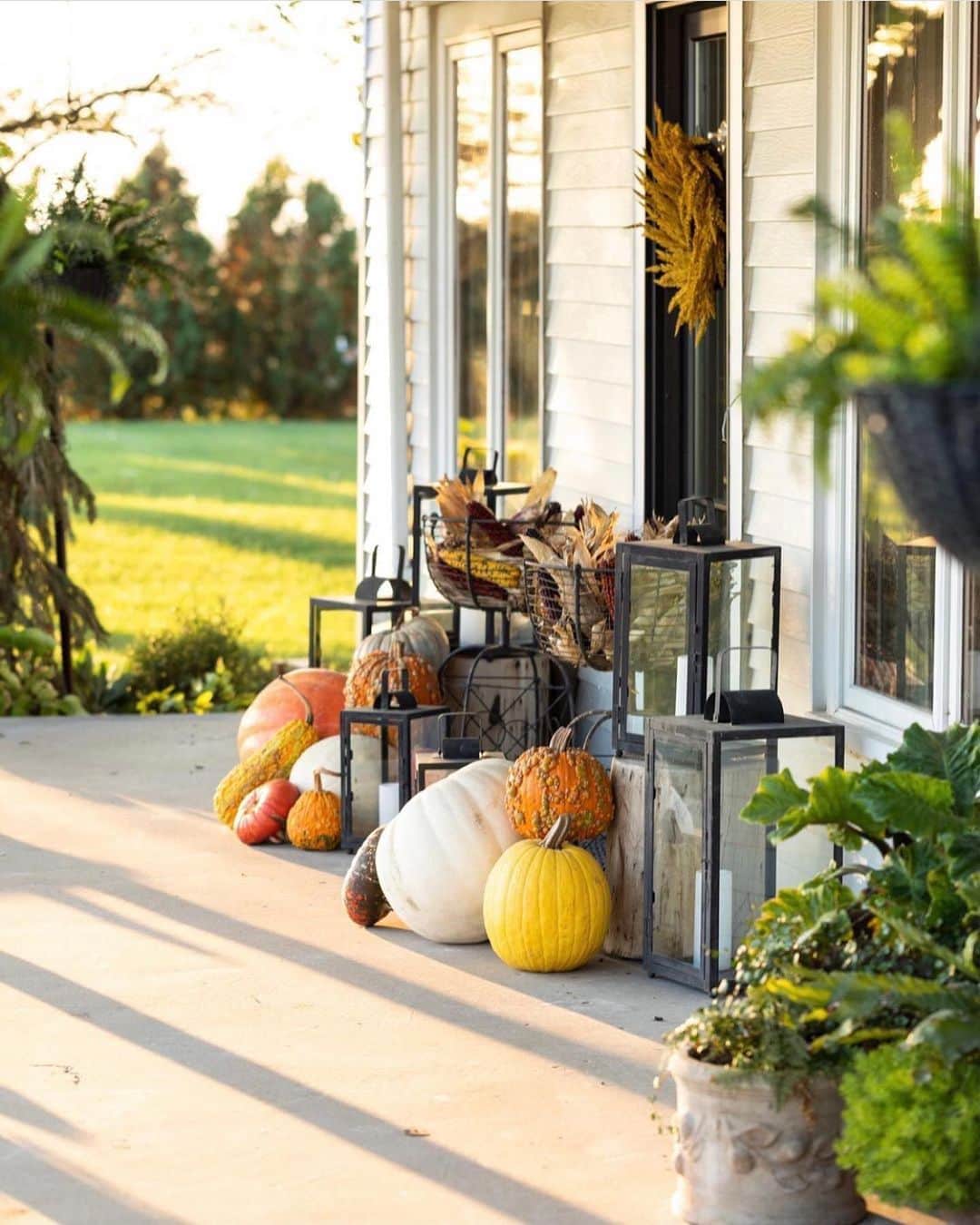 FOLKのインスタグラム：「“I think I finally realized you cannot commercialize autumn; you need to experience it. And isn’t that exactly what makes it so great?” @wyseguide and farm life for a perfect fall feature. Get the issue now at www.folkgeneral.com.」
