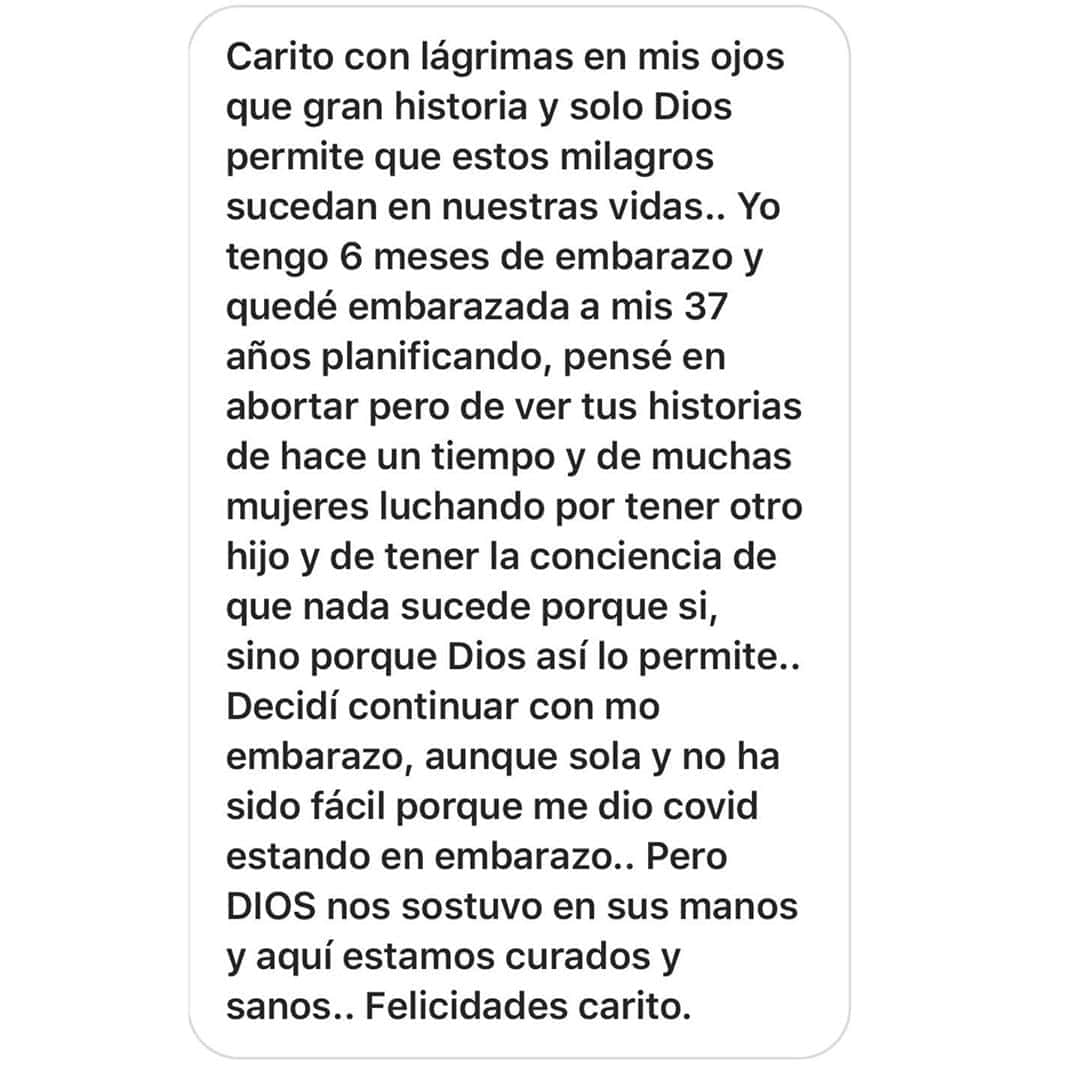 Carolina Cruz Osorioさんのインスタグラム写真 - (Carolina Cruz OsorioInstagram)「• Desde ayer estoy recibiendo cientos de mensajes, de historias, de sentimientos, muchas palabras lindas llenas de amor, otras Tantas llenas de ilusiones y deseos. Gracias, MUCHÍSIMAS gracias por recibir esta historia como lo soñé, con amor, respeto, honestidad y Fe, mucha fe.  Hoy recibí este mensaje de una mujer FUERTE, VALIENTE, GUERRERA, LUCHADORA Y BONDADOSA. Si mi historia logró cambiarle un poquito la vida, TODO...VALIÓ LA PENA ❤️🙏🏼🤰🏻  A este mundo vinimos a vivir, a equivocarnos, a caernos y levantarnos, a mostrarnos reales y honestos, no vinimos a juzgar, vinimos a vivir y a disfrutar de este viaje maravilloso. GRACIAS 🦋🌈」10月16日 4時22分 - carolinacruzosorio