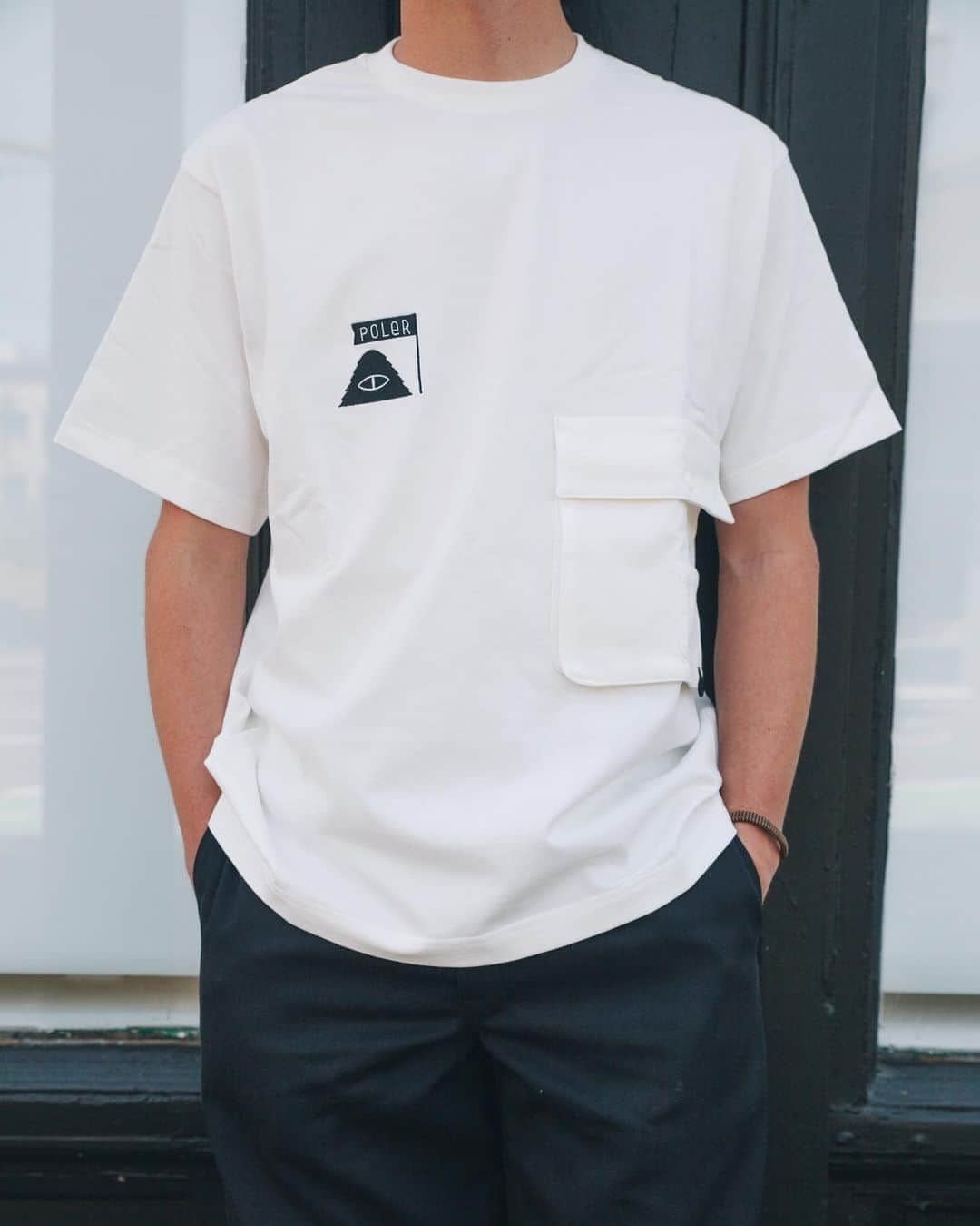 Poler Outdoor Stuffさんのインスタグラム写真 - (Poler Outdoor StuffInstagram)「The @polerjapan Heavyweight Double Pocket Tees are thicker than our regular tees and have a baggier fit. $45 + 30% off in store! Comes in white, black, and beige.」10月16日 4時38分 - polerportland