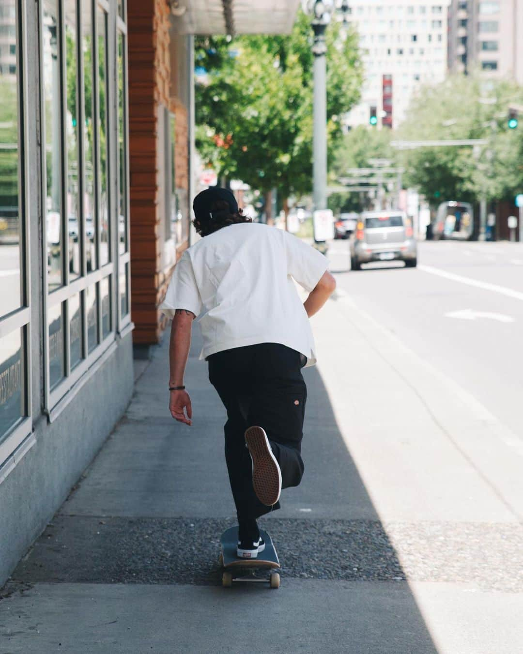 Poler Outdoor Stuffさんのインスタグラム写真 - (Poler Outdoor StuffInstagram)「The @polerjapan Heavyweight Double Pocket Tees are thicker than our regular tees and have a baggier fit. $45 + 30% off in store! Comes in white, black, and beige.」10月16日 4時38分 - polerportland