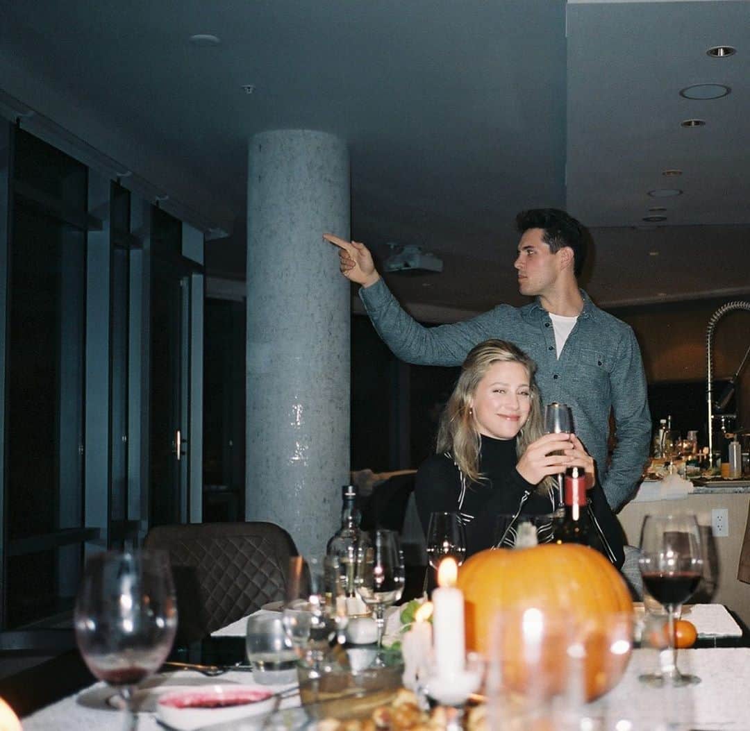 リリ・ラインハルトのインスタグラム：「🥂」