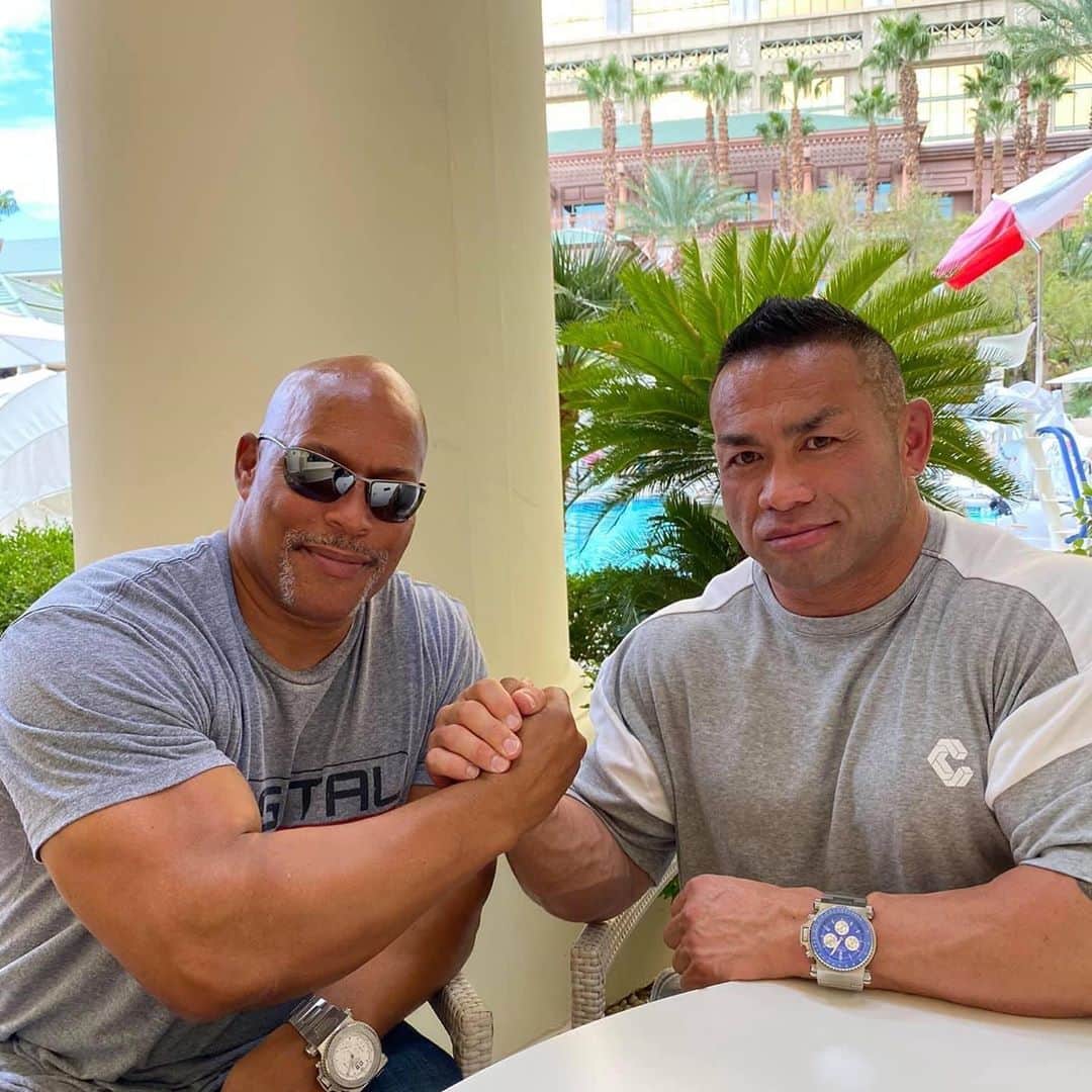 のインスタグラム：「Interview with @shawnrayifbbpro talked about upcoming @mrolympiallc 212 Check out @digitalmusclemedia Digitalmuscle.com  @evolgear @cronos_apparel @gaspari @cardilloweightbelts @bodicafe @richgaspari @milossarcev @iriskyle」