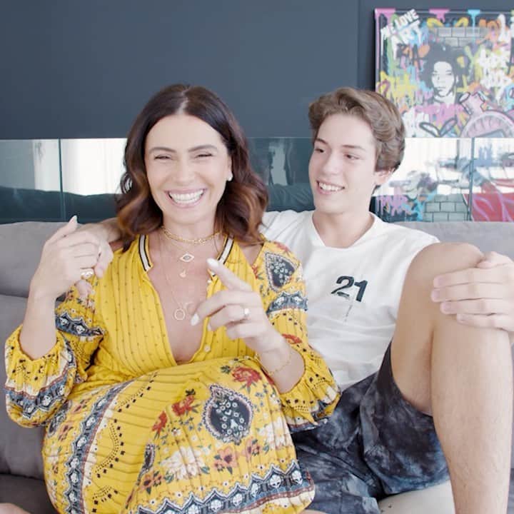 Giovanna Antonelliのインスタグラム：「Meu filho viu o desafio de gerações e me desafiou. Acha que vou aceitar um duelo de videogame com ele? 😳 Claro que vou! 😜 Agora é fazer meu melhor no Desafio Brawl Stars de Gerações porque eu não tô afim de pagar a prenda! #DesafioBrawl」