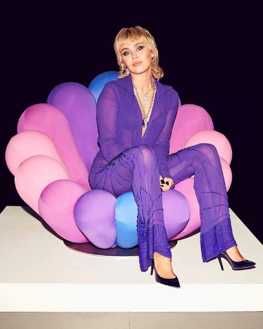 ジャンポール・ゴルチエさんのインスタグラム写真 - (ジャンポール・ゴルチエInstagram)「Born to the purple and into the pop royalty @mileycyrus in a #GaultierParis #AW12 sheer embroidered ensemble.⁠ Photographed by @vijatm.⁠ Styled by @bradleykennethstyle.⁠ #MileyCyrus」10月16日 6時01分 - jeanpaulgaultier