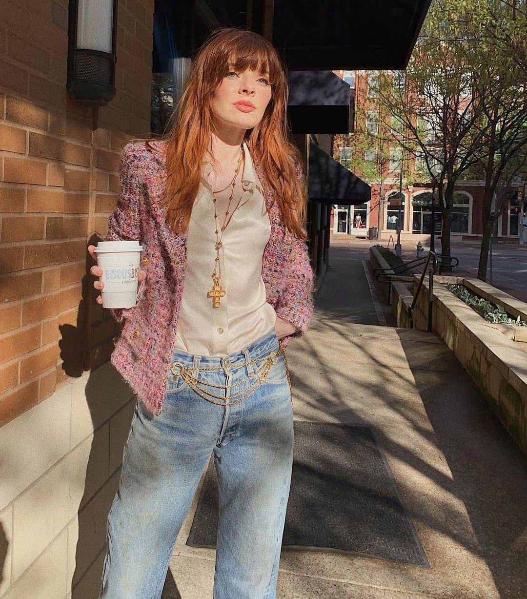 ジェーン・アルドリッジのインスタグラム：「#tbt in a favorite vintage boucle 💞💕」