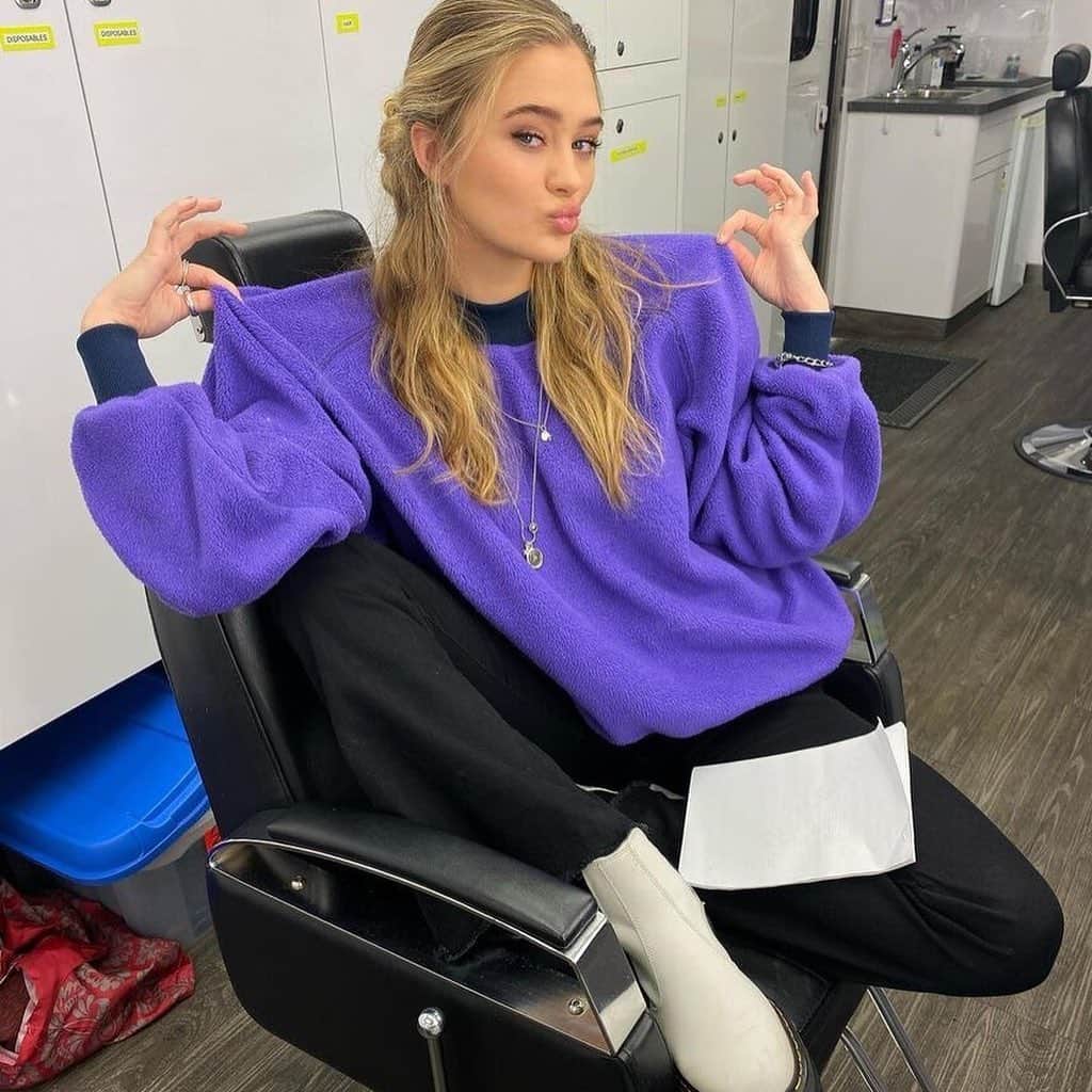 MTVさんのインスタグラム写真 - (MTVInstagram)「Today we went purple for #SpiritDay with @glaad to support LGBTQ youth – and to end all forms of harassment and bullying. I love you, I see you and you inspire me daily – just look how many of my faves wore purple, too! 💜🔁💜」10月16日 7時00分 - mtv