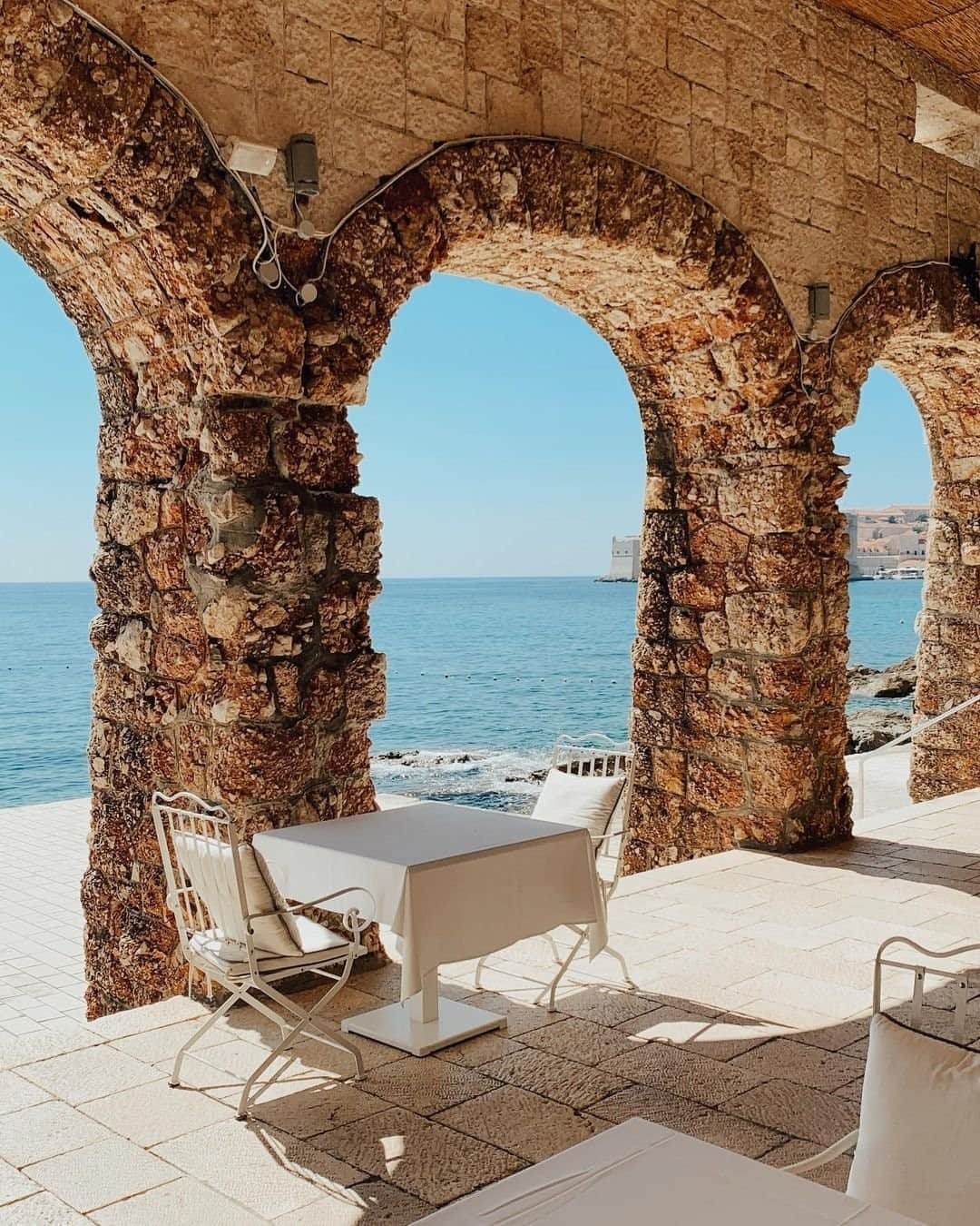 Travel + Leisureさんのインスタグラム写真 - (Travel + LeisureInstagram)「📍 Hotel Excelsior, Dubrovnik, Croatia... In recent years, Croatia has become one of Europe’s hottest destinations, and Dubrovnik and the Dalmatian Coast have become two of the country’s most sought-after escapes. If you're dreaming of this pristine corner of the Mediterranean, check out the link in bio for our guide to Dubrovnik and the Dalmation Coast. #tlpicks courtesy of @mrnoye」10月16日 7時21分 - travelandleisure