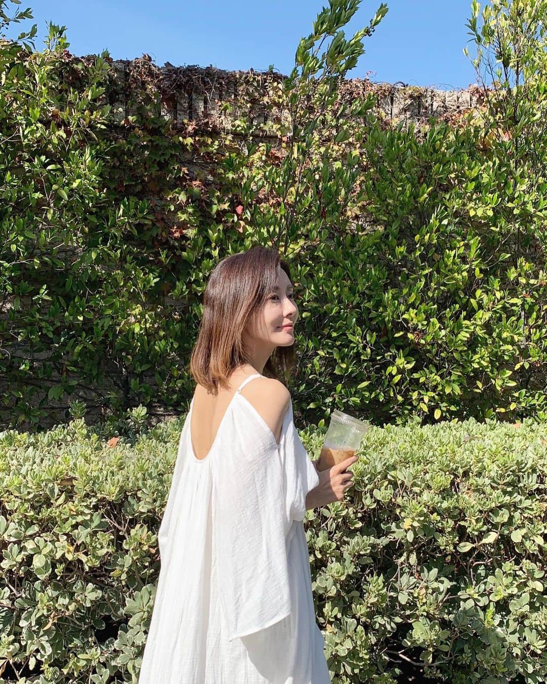 高木りなのインスタグラム：「まだまだ夏日☀️🍉🍹🌿🤍 #昼間は30度越え 아직도 여름날씨 낮에는 30도 넘네요...☀️ . . #losangeles #cali #california #stillsummer」