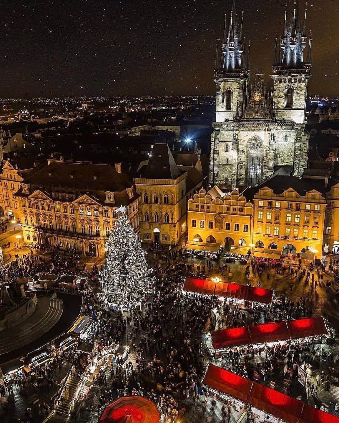 Padgramさんのインスタグラム写真 - (PadgramInstagram)「Christmas memories from Prague 🎄☃️ Courtesy of @mikecleggphoto 📍Prague, Czech Republic 🇨🇿 + + + #pgdaily #pgstar#pgcounty #prague #planetgo#planet #planetearth #amazing #awesome #czechrepublic」10月16日 7時57分 - planet.go