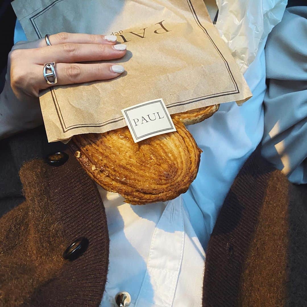 美生のインスタグラム：「Good morning🥐﻿ ﻿ ﻿ ﻿ POPUP期間中﻿ 仕事終わりにPAULへ行って﻿ 自分にご褒美…🤤﻿ ﻿ ﻿ 今日は新作撮影と﻿ YouTubeの撮影へ！﻿ ﻿ 今日も頑張るぞー💪🏻💪🏻💪🏻﻿ ﻿ ﻿」