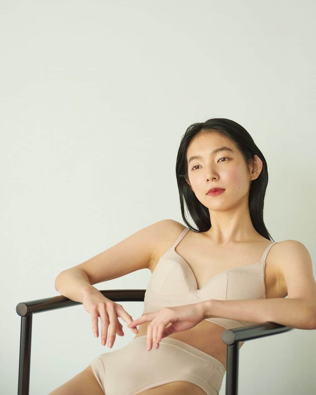 のインスタグラム：「〰 Harmony in Rhythm for Women's daily life.  日常を、心地よいリズムに。　  - 本日20:00から、POPUP開催中のMaison  IENA @maison.iena.jp アカウントより、 EMILY WEEK やその他開催中のイベント をご紹介するinstagram LIVEを配信いたします。 ぜひご覧くださいませ。  #EMILYWEEK #reset #active #neutral #balance #aroma #organic #period #relax #design #typography #photography #womanslife #langerie #skinwear #innerwear #underwear #roomwear #neogenesis #organiccotton」