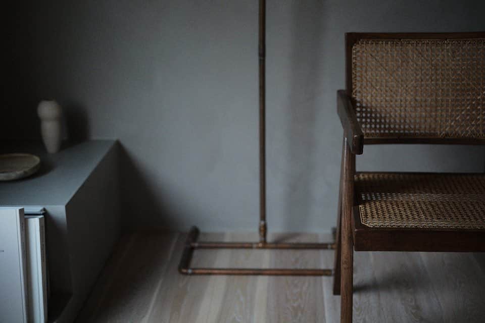 谷尻誠さんのインスタグラム写真 - (谷尻誠Instagram)「五反田の家 House in Gotanda 美しく住むって、日々の美意識の延長線にあるんだよなー。 #gotanda #architecture #renovation #design #supposedesignoffice」10月16日 8時38分 - tanijirimakoto