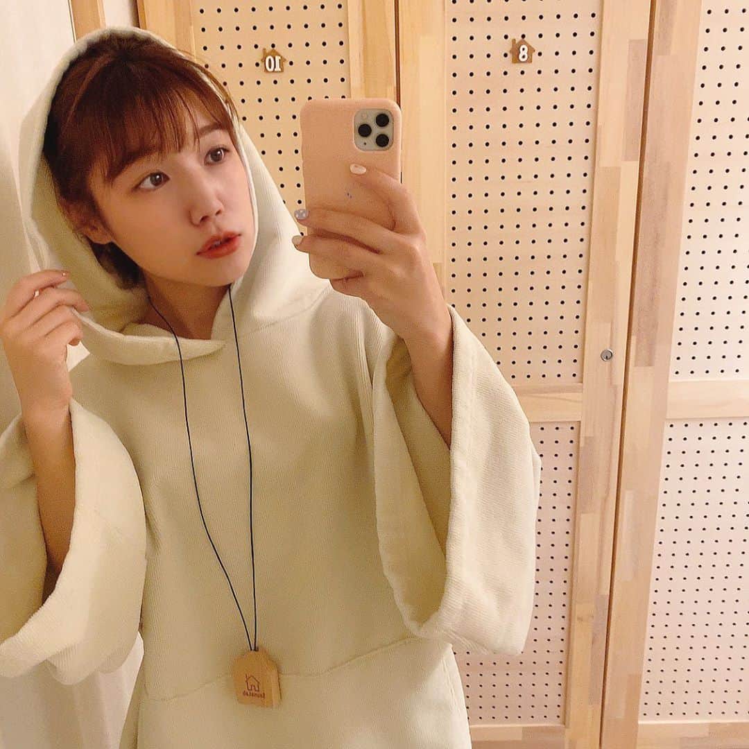 のインスタグラム：「🧖‍♀️ . 拝啓　 サウナラボさん 極上の癒しをありがとうございました🥺 . 3時間パックじゃ足りなかった… 今度は一日中ここにいたい😔💞 . . おやすみの日の過ごし方や お仕事をする場所に サウナラボが加わって よりよい人生歩めそうです🐕🌿 . それから たっぷり汗流したあとの ビールが美味しかったあ、、 . @saunalab  . #サウナ#サウナラボ#サウナラボ福岡#サウナ女子#sauna#saunalab」