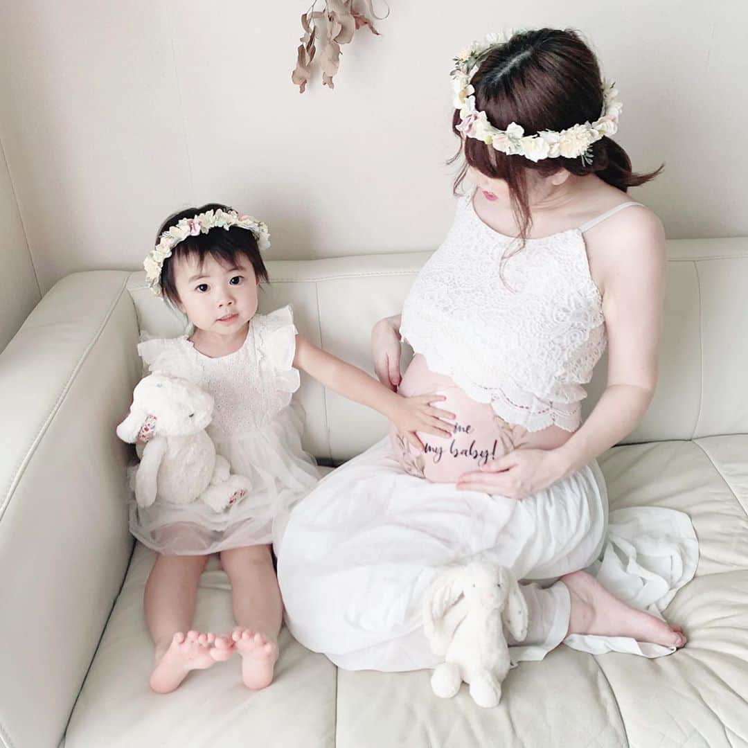 Mariomi324さんのインスタグラム写真 Mariomi324instagram 今回もセルフで マタニティフォト 撮りました 長女とお揃いの 花冠 つけたよ 次女は採血に行ってしまった さみしい 3歳 マタニティ 妊婦 女の子ママ 姉妹ママ