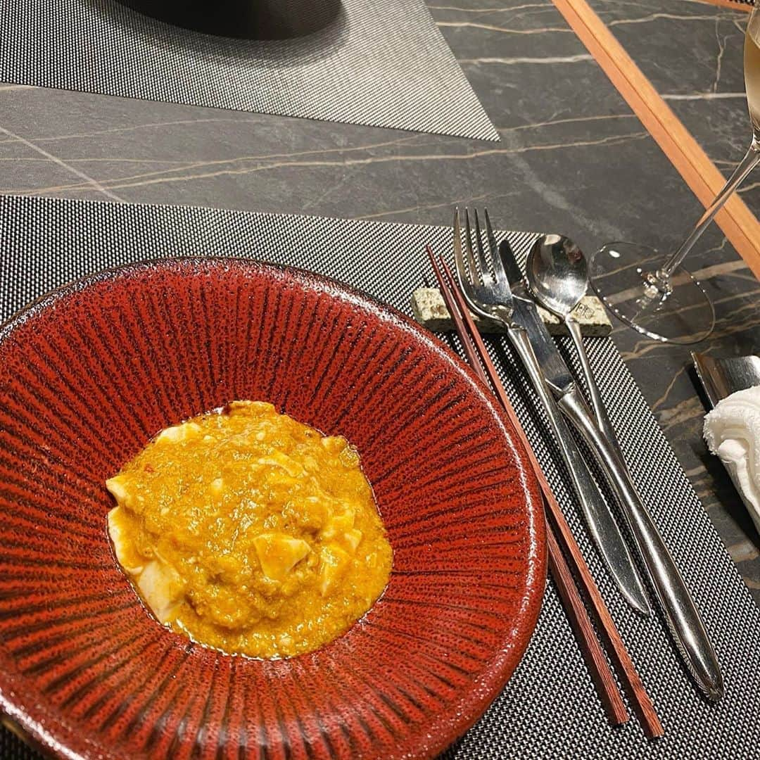 May Pakdee メイ パクディさんのインスタグラム写真 - (May Pakdee メイ パクディInstagram)「Chinese 🤤 . . . . . . 坦々麺&トリュフ美味しい✨春巻きの中身がいくら🤤　キャビアマン+上海蟹スープ🦀 #tokyo #japan #chinesefood #モダン中華 #春巻き #美味しい」10月16日 9時15分 - maypakdee