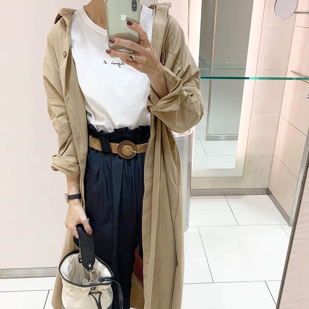 sayasu__のインスタグラム：「・ 2020.10.16 #昨日のコーデ 昨日寝落ちしてpost出来ず💦 ・ ・ 昨日は、はるちゃんと 朝早めに待ち合わせして シティーベーカリーで モーニングして お買い物して カフェで甘いの食べて 幸せな１日やった🥰 ・ ・ 見えてないけど 靴はこの前買った ZARAの履いてます♡ ・ ・ #zara#ザラ #agnesb#アニエスベー ・」