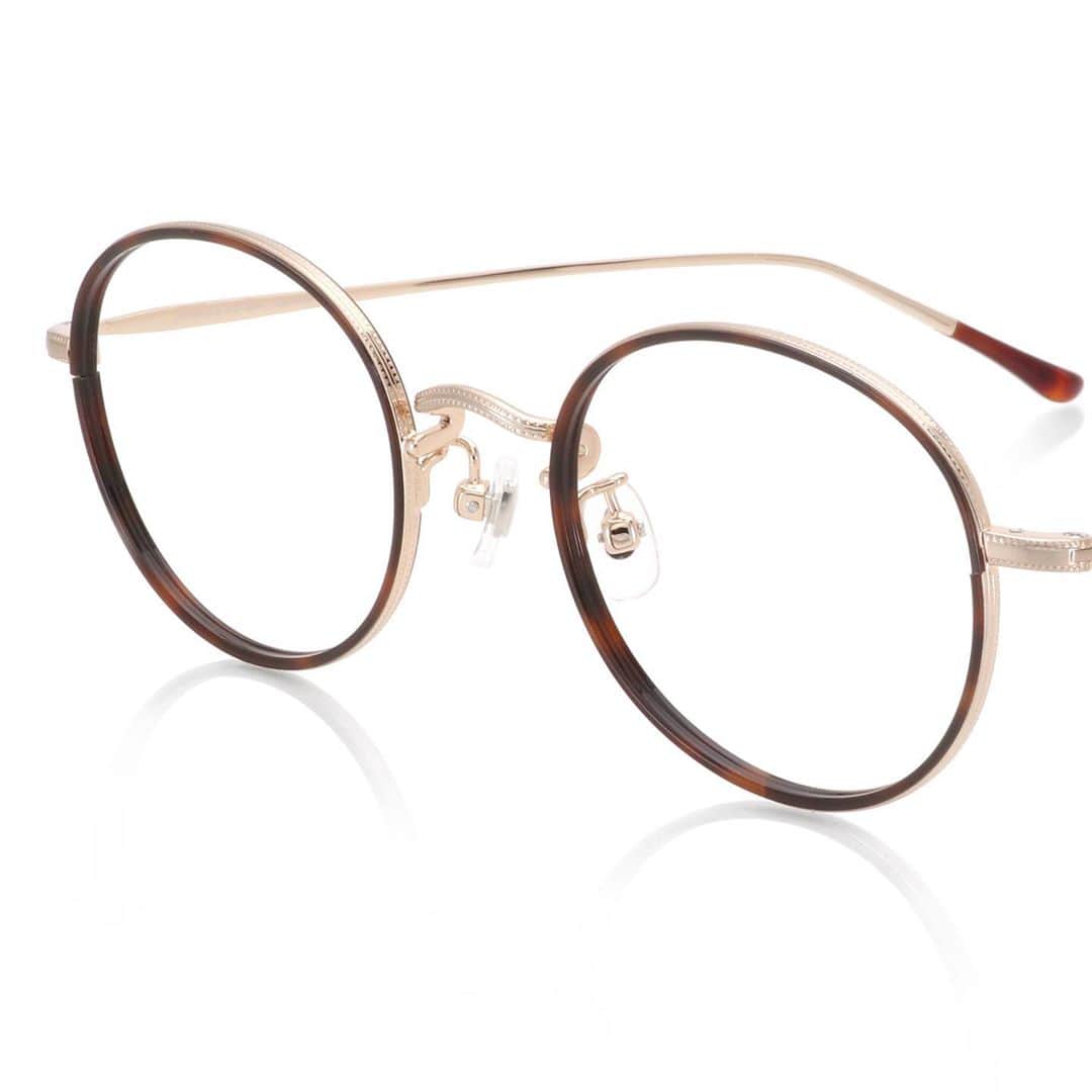 JINSのインスタグラム：「⚡ WEEKLY FLASH SALE ⚡ Newly refreshed items for the third week! Shop selected frames* for only $60 with lenses included! Get 'em before everyone else does! This one shows a round pair with beautiful gold metal details along the rim.  Subscribe to our emails to be the first notified when new flash sale items are available. New batch of frames will be selected each week! Stay tuned for more.  *Online only. Selected frames into flash sale only available.」