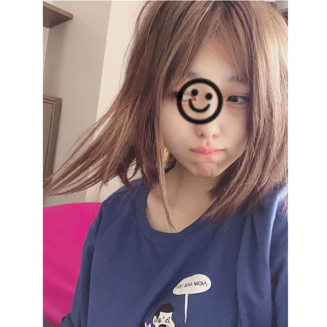 澤田桃佳のインスタグラム：「おはようございます 本日の寝癖です☀︎スネ子」