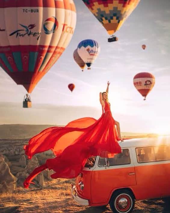 Eliana Michaelichin Bezerraのインスタグラム：「#tbt de uma viagem inesquecível ❤️ #kapadokya #cappadocia #programaeliana #elianaviaja」