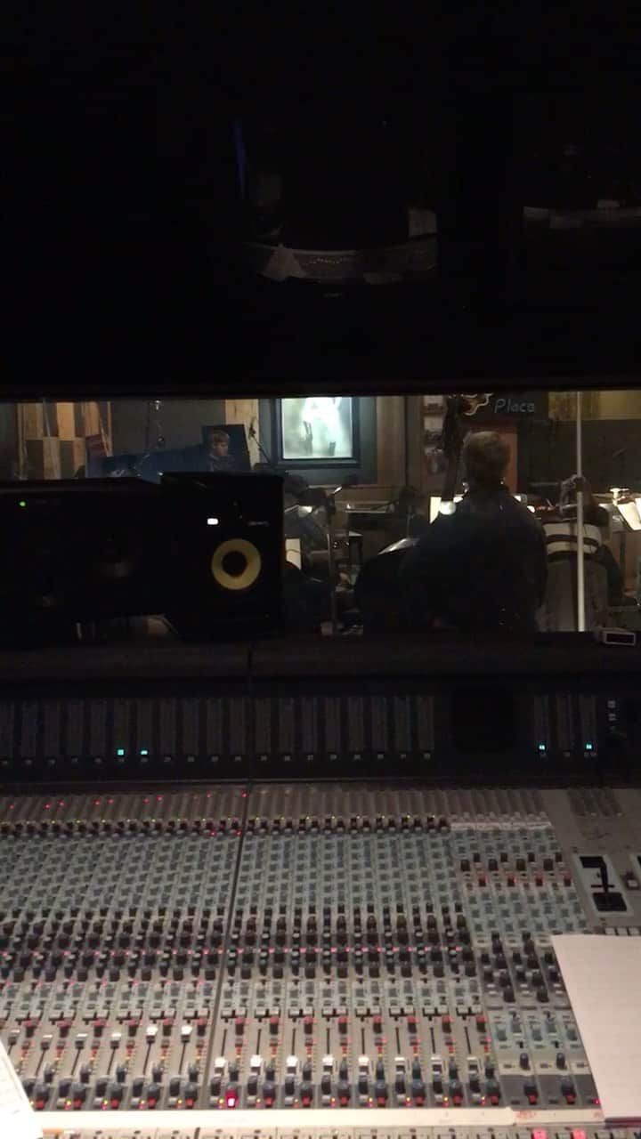 のインスタグラム：「In honor of Pregnancy & Infant Loss Remembrance Day I’m posting this video. It’s not a video from the day we found out we were pregnant, or the day we weren’t anymore...it’s a video from February 2016, on the day we recorded strings for Thy Will—@emilyweisband @bernieherms and I wrote it in the midst of some of my deepest pain when we lost our 2nd pregnancy in 2015. I’ll never forget the steady stream of tears as I recorded this—just five months after our loss, and feeling overwhelmed with how the string section was playing-every note and every move seemed to be crying along with me. It washed over me in a way that helped me take another step towards healing—feeling even the tiniest bit of purpose in the pain. Grief is so sharp sometimes. It cuts in a way that steals your breath, your hope, and some days your ability to even want to get out of bed. It’s been 5 years since our loss. Some years this day goes by with only a tinge of heartache—with three busy, beautiful, healthy daughters surrounding me I have much to be thankful for and preoccupied by. But today was hard. Maybe because this year has seemed to make every tender place in my heart burst through the surface.  “This, then, is how you should pray: ‘Our Father in heaven, hallowed be your name, your kingdom come, your will be done, on earth as it is in heaven.” ‭‭Matthew‬ ‭6:9-10 NIV‬‬」