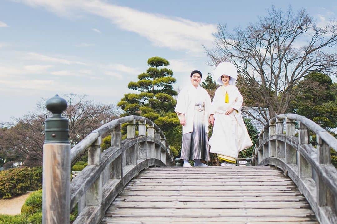 ヴィラデマリアージュさいたまのインスタグラム：「南フランス結婚式の街﻿ ﻿ 私たちは前撮りのお手伝いもさせて頂いております まもなく迎える紅葉の時期の前撮りは大人気です🍁  当日とは違った装いとロケーションで素敵な1日を Bon mariages... ﻿ ﻿ ブライダルフェアのご予約は﻿ InstagramのDM・プロフィール欄URLヴィラデマリアージュの公式ホームページにて﻿ ﻿ ﻿ #villasdesmariages#ヴィラデマリアージュ#ヴィラデマリアージュさいたま#結婚式レポート#結婚式場#ウェディング#wedding#ブライダルフェア ﻿ #式場見学#大宮結婚式場#結婚式場探し#式場探し#南フランス#コンセプトウェディング#ガーデンウェディング#プレ花嫁#プレ花嫁準備#プレ花嫁さんと繋がりたい#卒花嫁#卒花嫁レポ#卒花嫁さんと繋がりたい#さいたま#さいたま結婚式場#前撮り」