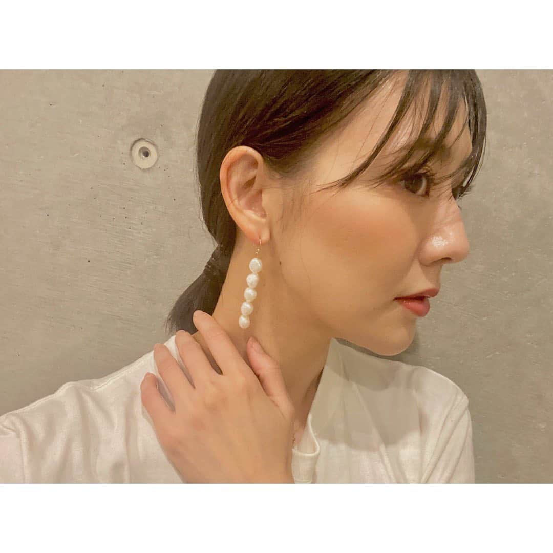 中田奈沙さんのインスタグラム写真 - (中田奈沙Instagram)「New in🦪 @laina.tokyo のパールピアス。 バロックパールは、フォーマルになりすぎないから 普段使いにもオススメ❤️ Tシャツスタイルでもマッチするよ✨ ピアスが開いていなかったら、 イヤリングでも作ってくれるそう！！ .  #accessories #earrings #piercedearrings #me #lainatokyo #pearl #baroquepearls #pearls #baroquepearl #freshwaterpearls  #fashion #ootd #outfit #instafashion #coordinate #ピアス #イヤリング #パール #真珠 #淡水パール #バロックパール #アクセ #中田奈沙 #ファッション #コーデ #コーディネート #アクセサリー #お気に入り」10月16日 10時56分 - nasa_nakada