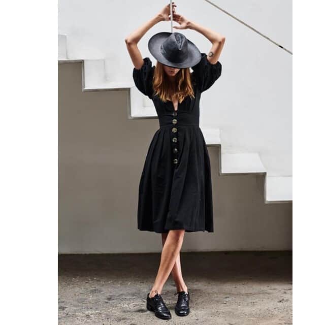 のインスタグラム：「The Jaime Midi in Black 😍 NOW UP TO 40% OFF ⠀⠀⠀⠀⠀⠀⠀⠀⠀ www.stateofgeorgia.com.au」