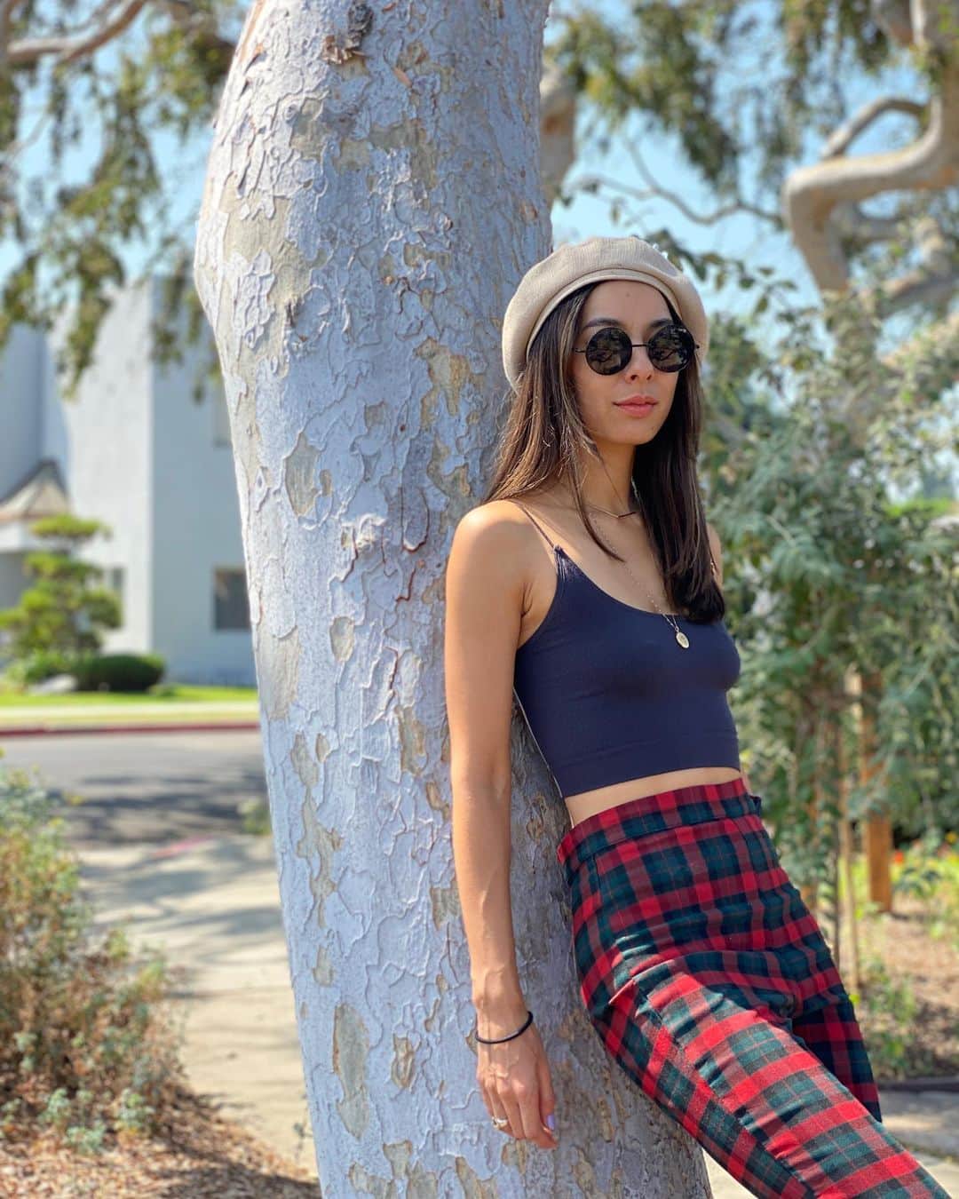 MiChiのインスタグラム：「Found my new favorite trousers🖤  $20 @urbanoutfitters 😋🙌 #ootd#la#calilife」