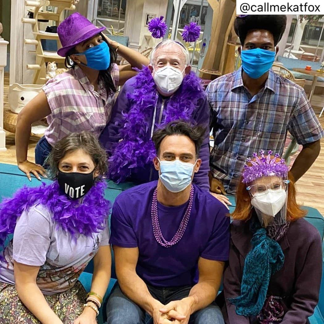 シャイアン・ジャクソンさんのインスタグラム写真 - (シャイアン・ジャクソンInstagram)「We’ve got spirit yes we do, we care about all people, how about you?  #GLAAD #SpiritDay #CallMeKat #FoxTV #SwoozieKurtzTheLegend」10月16日 11時26分 - mrcheyennejackson